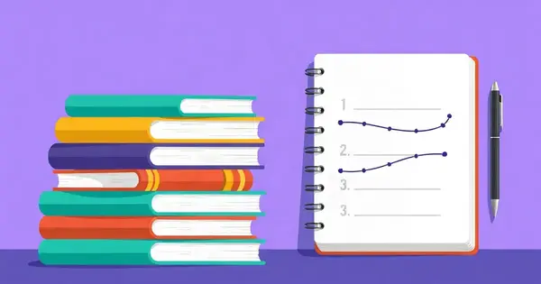 Стопка книг рядом с блокнотом, в котором записан нумерованный список
